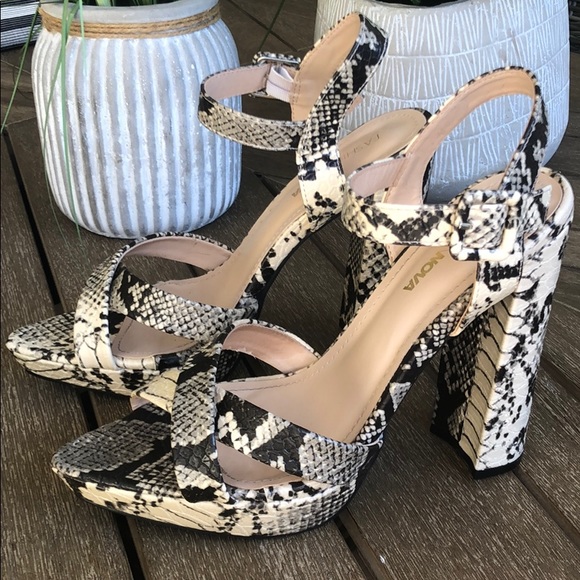Fashion Nova Shoes - Fashion Nova Snakeskin Platform Sandal Rarity 10